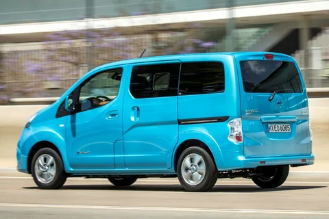 Nissan Evalia e-Evalia 40 kWh Connect Edition 2018 view 4