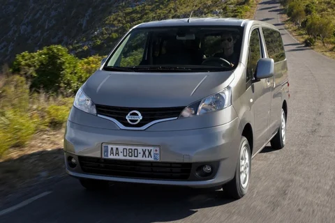 Nissan Evalia 1.6 Connect Edition 2013 view 3