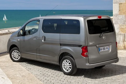 Nissan Evalia 1.6 Connect Edition 2013 view 9
