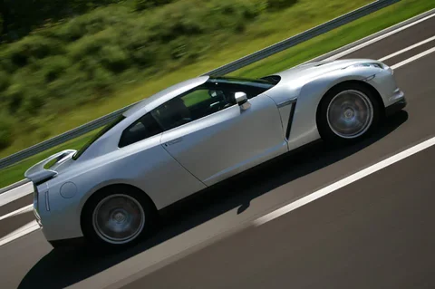 Nissan GT-R Track Pack 2012 view 3