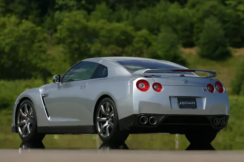Nissan GT-R Track Pack 2012 view 11
