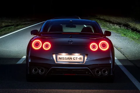 Nissan GT-R Prestige 2016 view 7