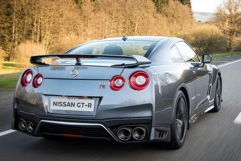 Nissan GT-R Prestige 2016 view 8