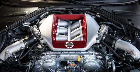 Nissan GT-R Prestige 2016 view 9