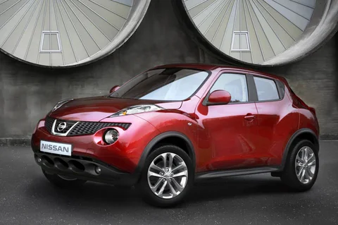 Nissan Juke 1.6 DIG-T Tekna 2010 view 3