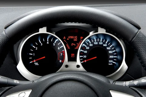 Nissan Juke 1.6 DIG-T Tekna 2010 view 12