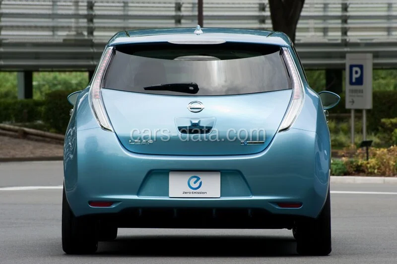 Nissan Leaf 2010 — exterior 1