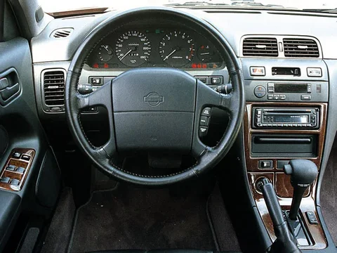 Nissan Maxima QX 2.0 V6 SLX 1995 view 4