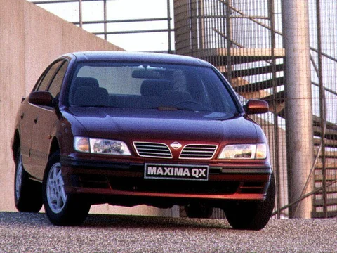 Nissan Maxima QX 2.0 V6 SLX 1995 view 2