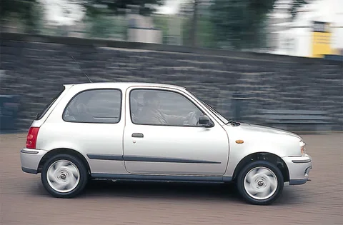 Nissan Micra 1.0 2000 view 3
