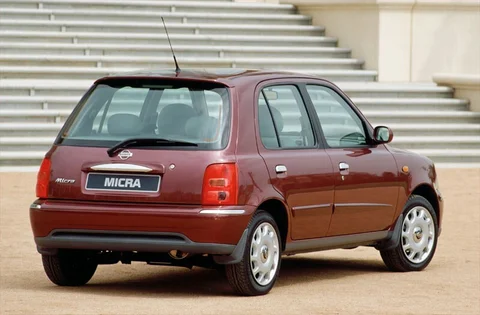 Nissan Micra 1.0 Trend 2000 view 4