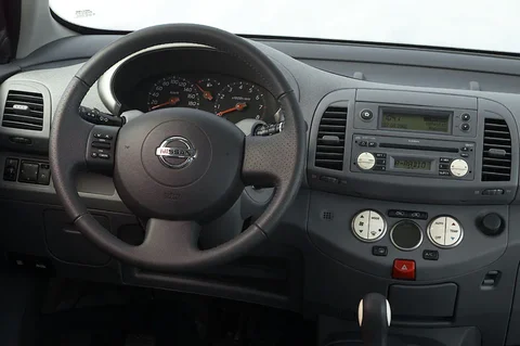 Nissan Micra 1.0 2003 view 9