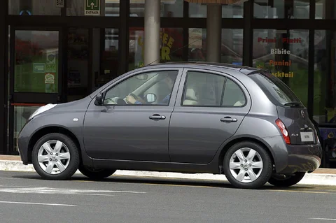 Nissan Micra 1.4 Tekna 2003 view 4