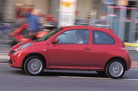 Nissan Micra 1.4 Tekna 2005 view 4