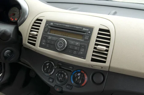 Nissan Micra 1.6 Elegance 2008 view 9