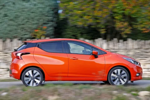 Nissan Micra dCi 90 Acenta 2017 view 11