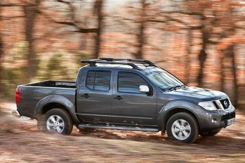 Nissan Navara Double Cab 2.5 dCi Optima 2015 view 2