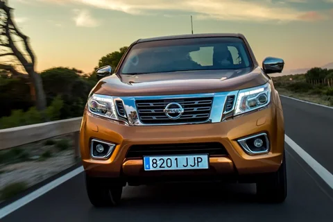 Nissan Navara NP300 Navara King Cab 2.3 dCi 160 Acenta 2019 view 3