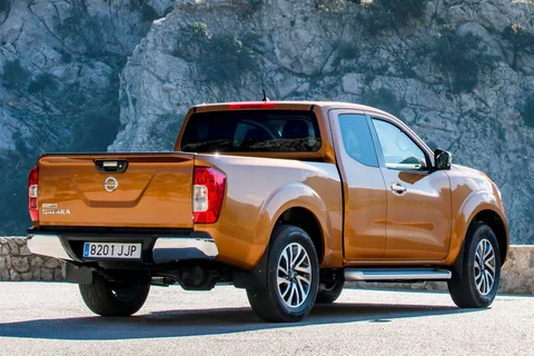 Nissan Navara NP300 Navara King Cab 2.3 dCi 160 Acenta 2019 view 9