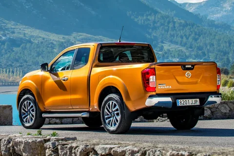 Nissan Navara NP300 Navara King Cab 2.3 dCi 160 Acenta 2019 view 10