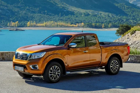 Nissan Navara NP300 Navara King Cab 2.3 dCi 160 Acenta 2019 view 11