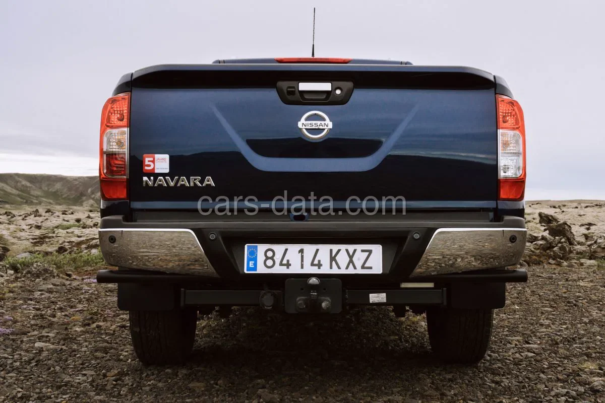 Nissan Navara NP300 Navara Double Cab 2.3 dCi 190 Acenta 2016 front view