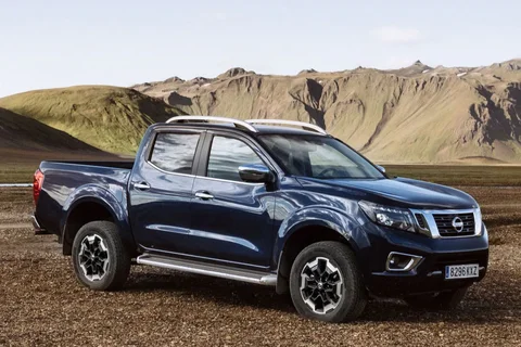 Nissan Navara NP300 Navara Double Cab 2.3 dCi 190 Acenta 2016 view 5