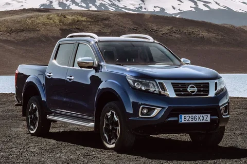 Nissan Navara NP300 Navara Double Cab 2.3 dCi 190 Acenta 2016 view 6