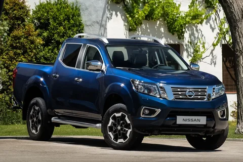 Nissan Navara NP300 Navara Double Cab 2.3 dCi 190 Acenta 2016 view 9