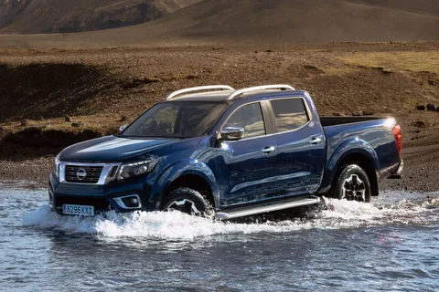 Nissan Navara NP300 Navara Double Cab 2.3 dCi 190 Acenta 2016 view 11