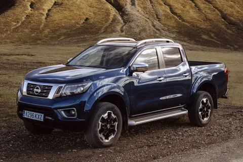 Nissan Navara NP300 Navara Double Cab 2.3 dCi 190 Acenta 2016 view 12
