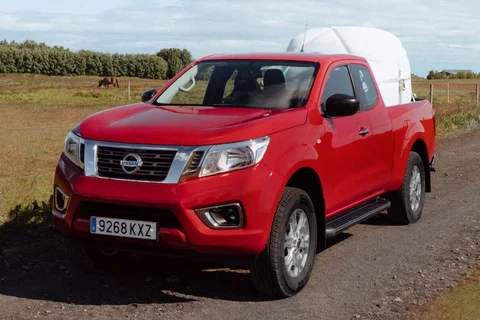 Nissan Navara NP300 Navara King Cab 2.3 dCi 160 Acenta 2016 view 2