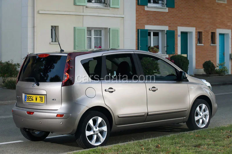 Nissan Note 1.6 Acenta 2009 front view