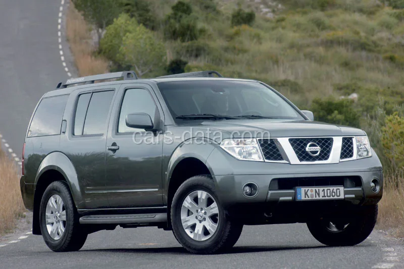Nissan Pathfinder 2.5 dCi XE 2005 front view