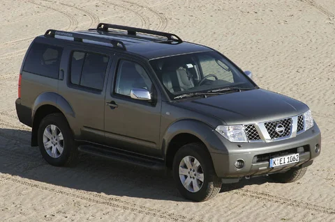 Nissan Pathfinder 2.5 dCi XE 2005 view 7