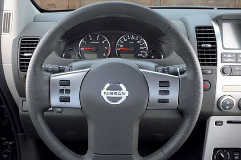 Nissan Pathfinder 2.5 dCi XE 2005 view 10