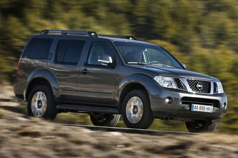 Nissan Pathfinder Van 2.5 dCi XE 2012 view 5
