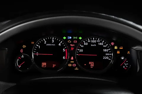 Nissan Pathfinder Van 2.5 dCi XE 2012 view 10