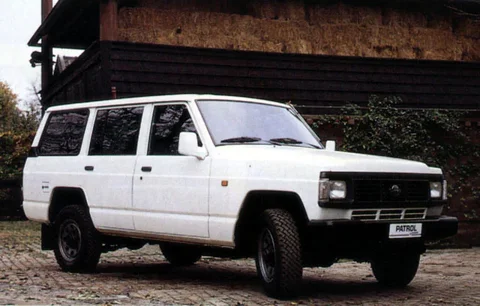 Nissan Patrol Wagon R 2.8 D 1989 view 3