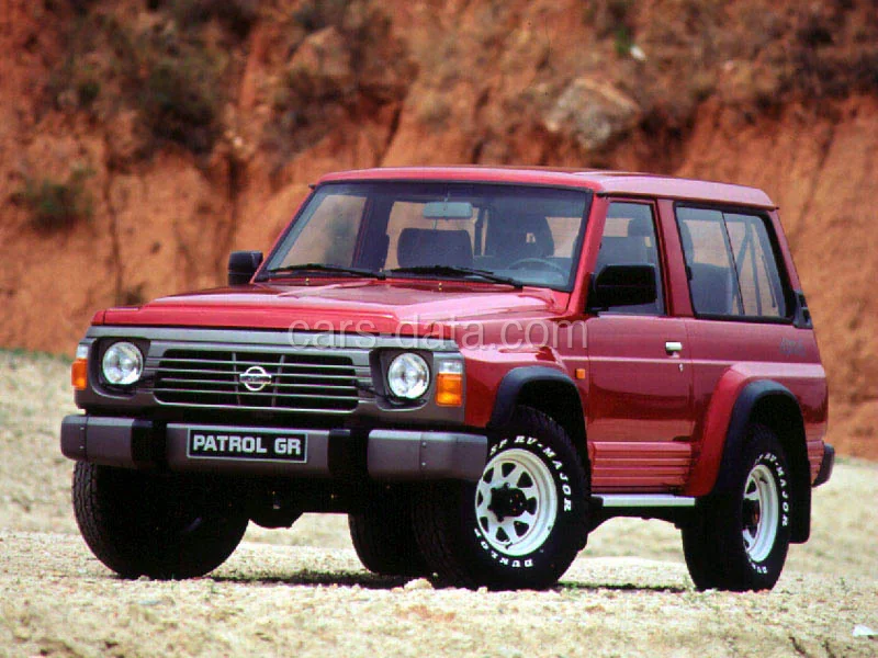 Nissan Patrol Hardtop GR 2.8 Turbo D 1989 front view