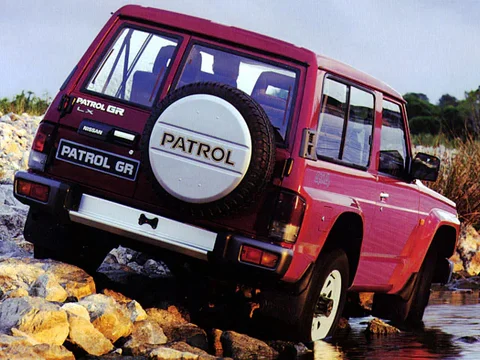 Nissan Patrol Hardtop GR 2.8 Turbo D 1989 view 6