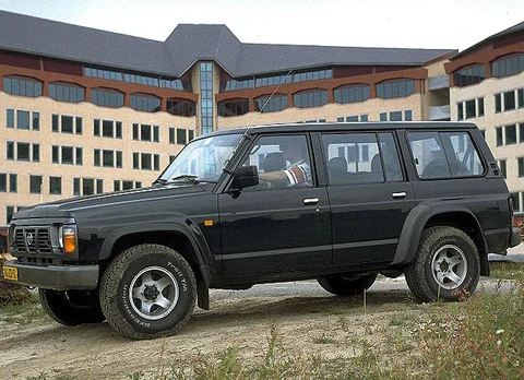 Nissan Patrol Wagon GR 2.8 Turbo D 1989 view 3