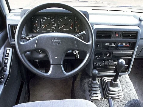 Nissan Patrol Wagon GR 2.8 Turbo D 1989 view 2