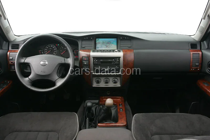 Nissan Patrol GR 3.0 Di Turbo Elegance 2004 front view