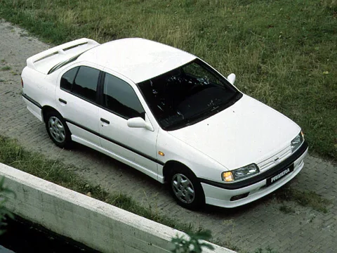 Nissan Primera 1.6 L 1993 view 2