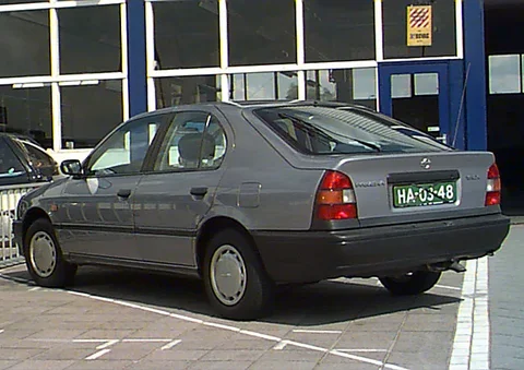 Nissan Primera 2.0 D LX 1990 view 2
