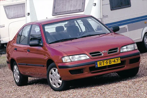 Nissan Primera 2.0 GT 1997 view 4