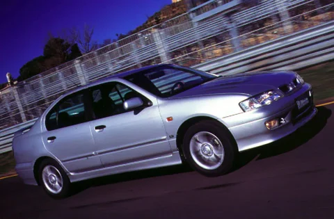 Nissan Primera 2.0 GT 1997 view 2