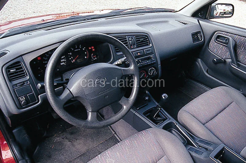 Nissan Primera Wagon 1.6 Si 1998 front view