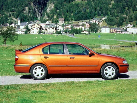 Nissan Primera 1.6 Si 1996 view 2